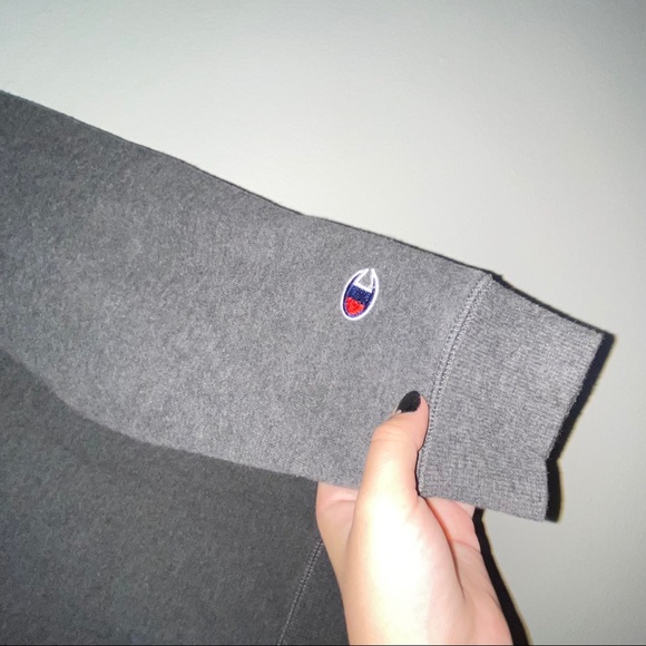 CHAMPION PULLOVER/SWEATSHIRT!!! - Picture 2 of 2